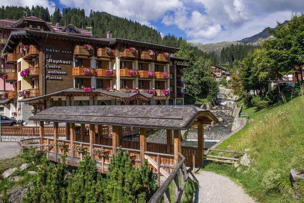 Hotel St. Raphael Madonna di Campiglio Luaran gambar